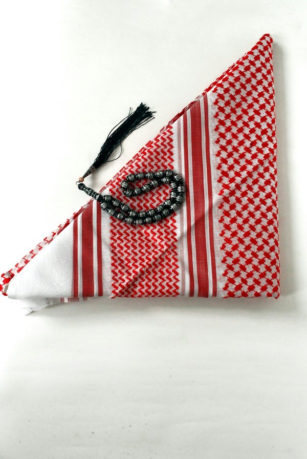 Découvrez le shemagh rouge : style et satisfaction garanti !